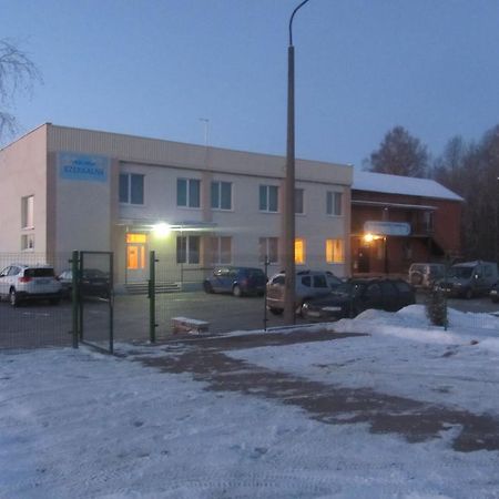Viesu Maja Ezerkalns Hotell Krāslava Exteriör bild