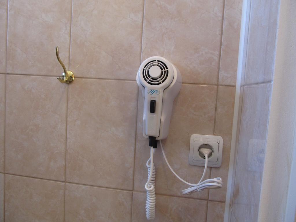 Viesu Maja Ezerkalns Hotell Krāslava Exteriör bild