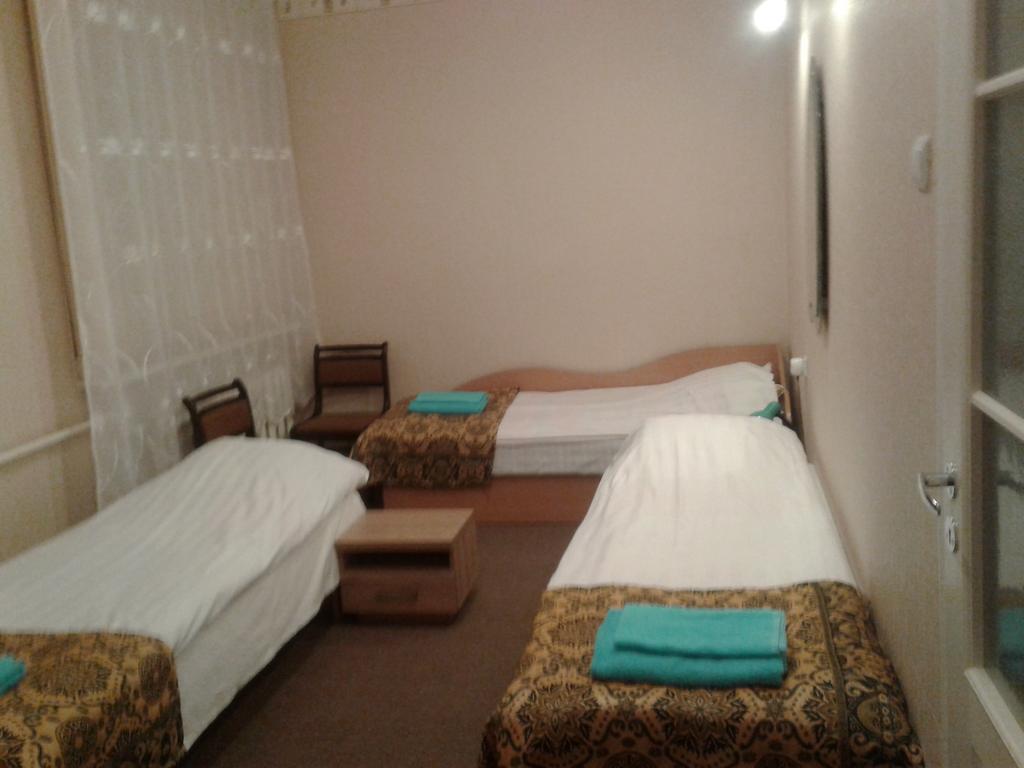 Viesu Maja Ezerkalns Hotell Krāslava Exteriör bild