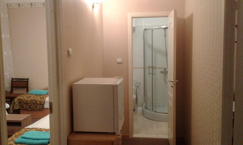 Viesu Maja Ezerkalns Hotell Krāslava Exteriör bild
