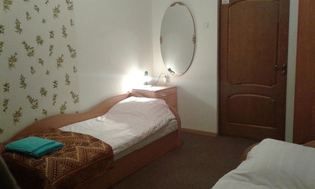 Viesu Maja Ezerkalns Hotell Krāslava Exteriör bild